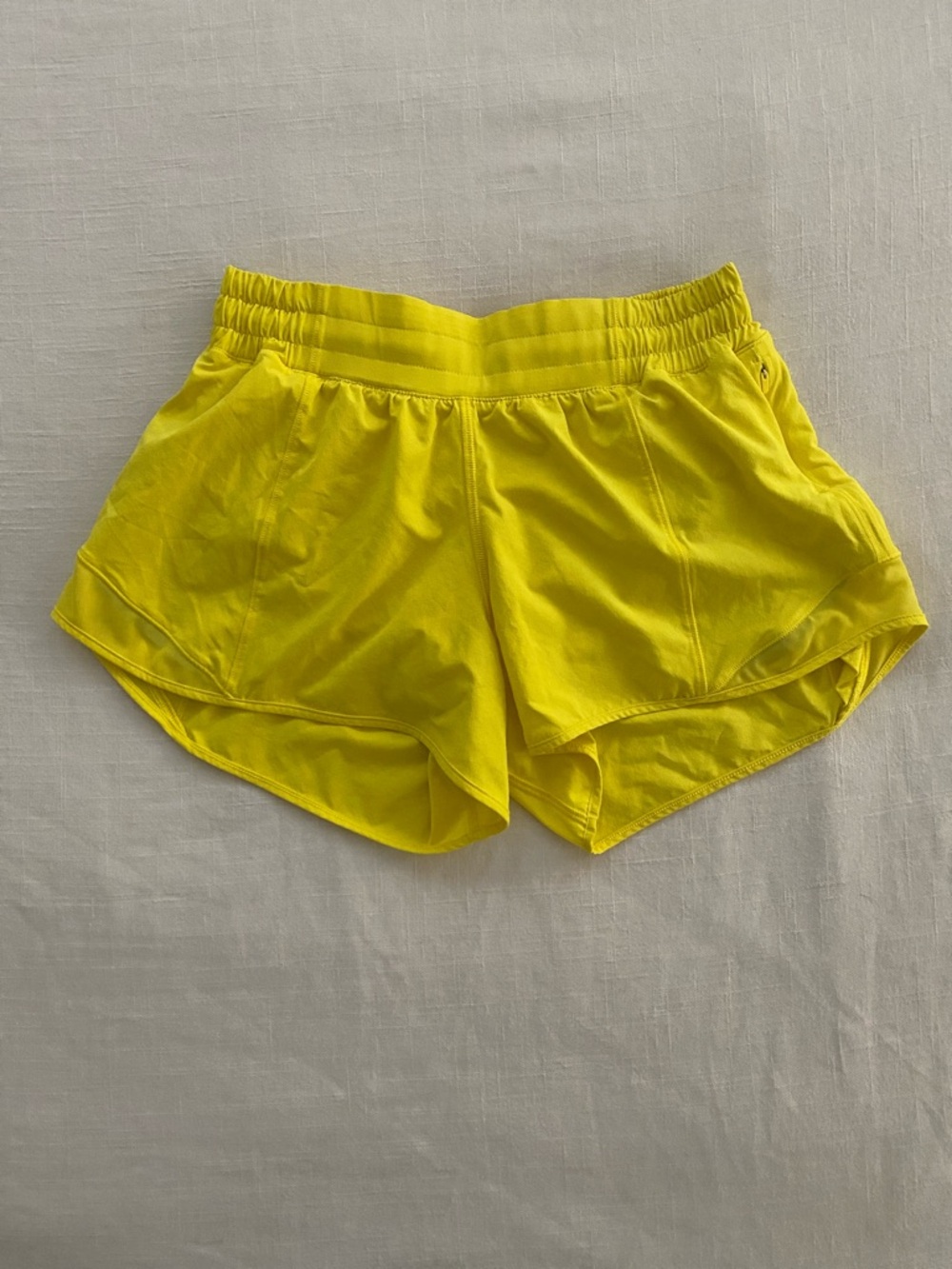 Lululemon Hotty Hot LR Short 4” Lined